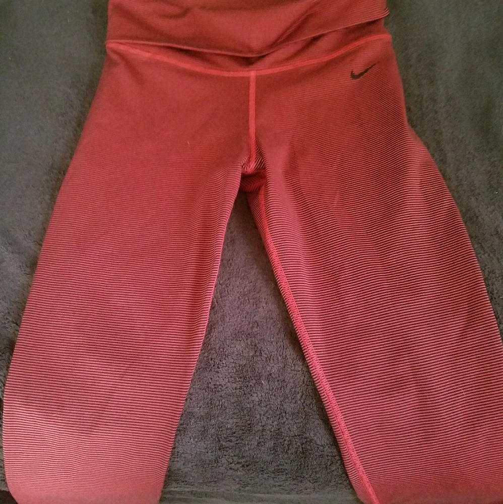 Nike capri compression tights